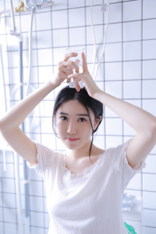 真实处破女直播流血